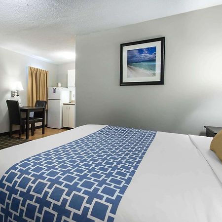 Suburban Extended Stay Hotel Naval Base Area Warrington Exterior photo
