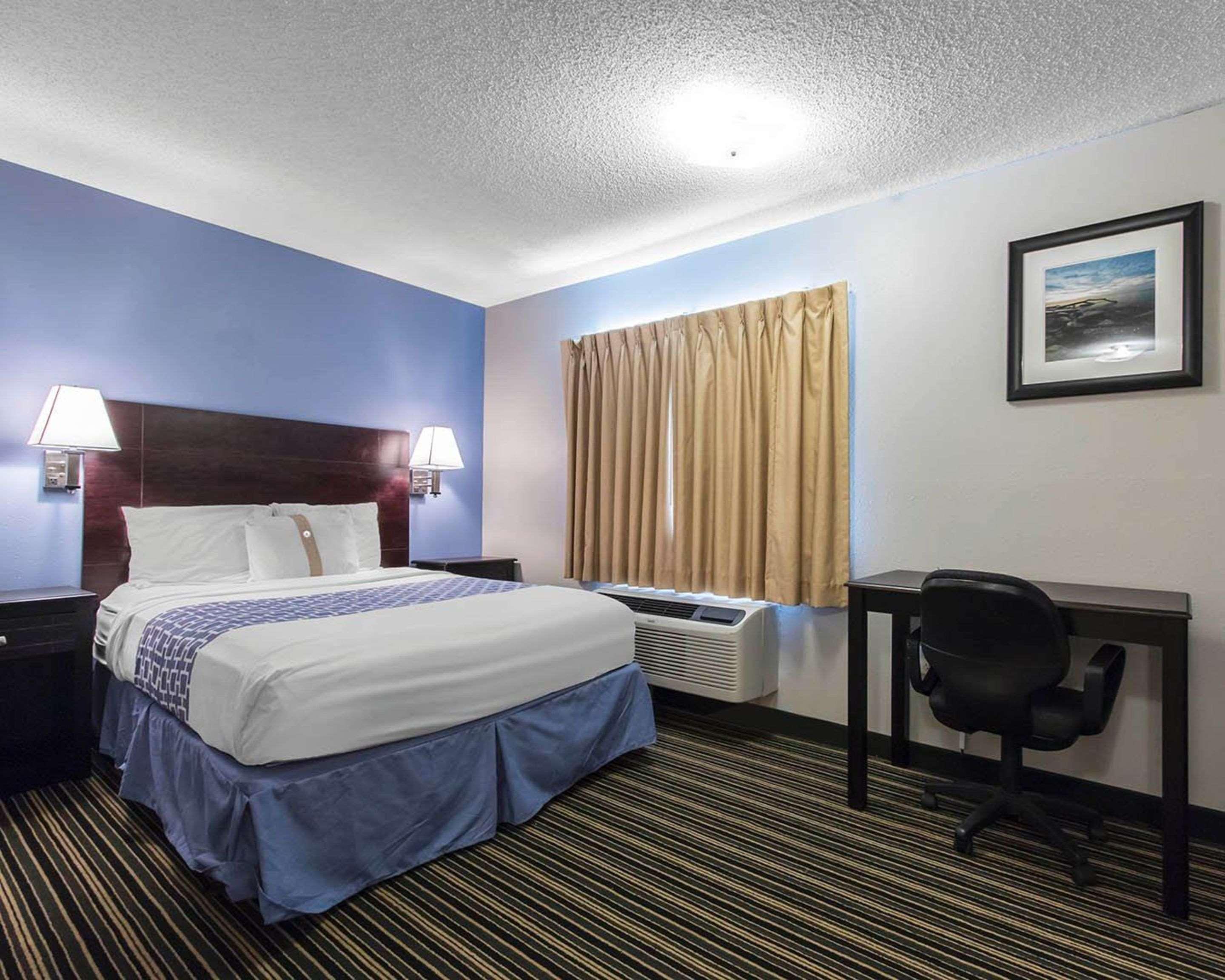 Suburban Extended Stay Hotel Naval Base Area Warrington Exterior photo