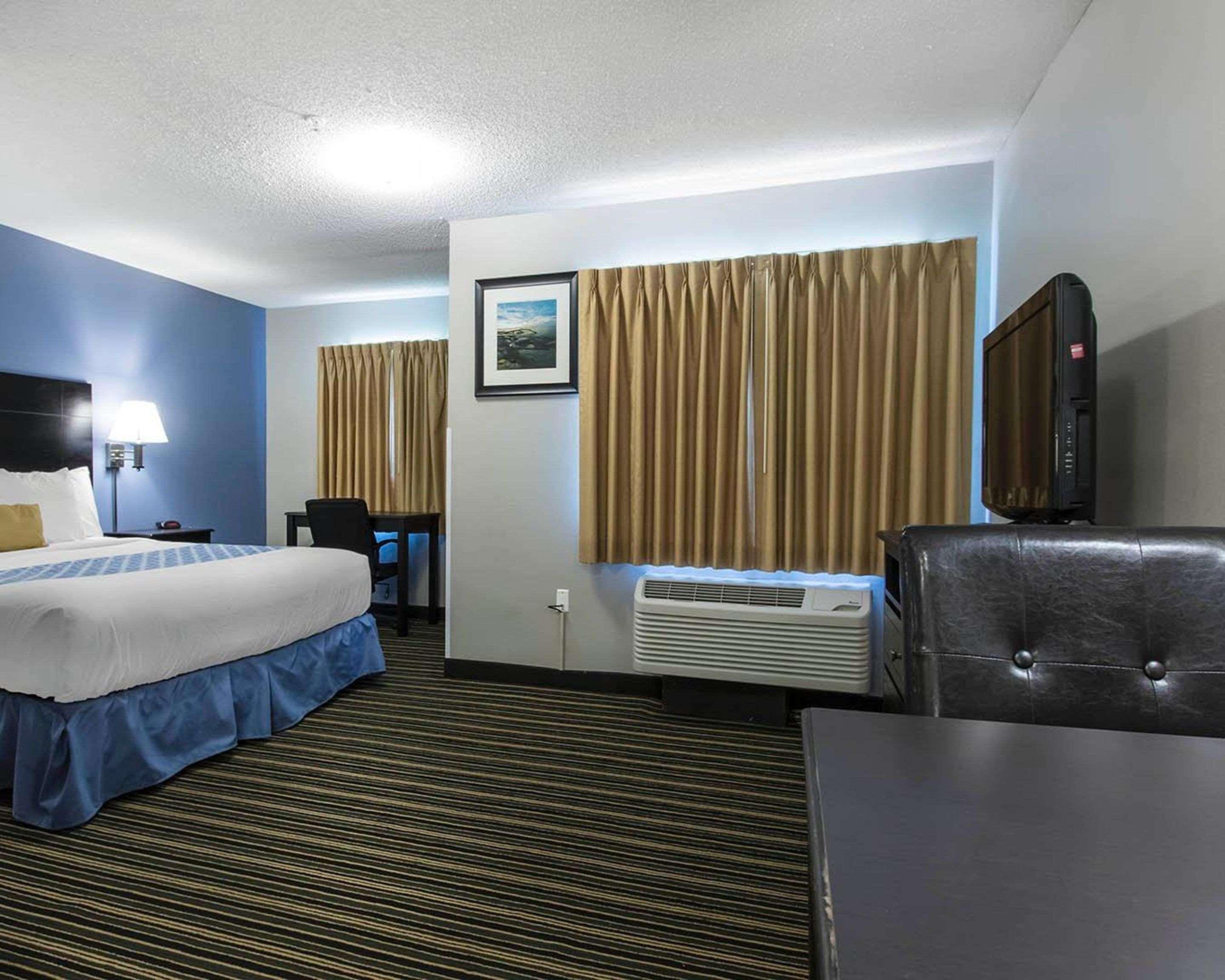 Suburban Extended Stay Hotel Naval Base Area Warrington Exterior photo
