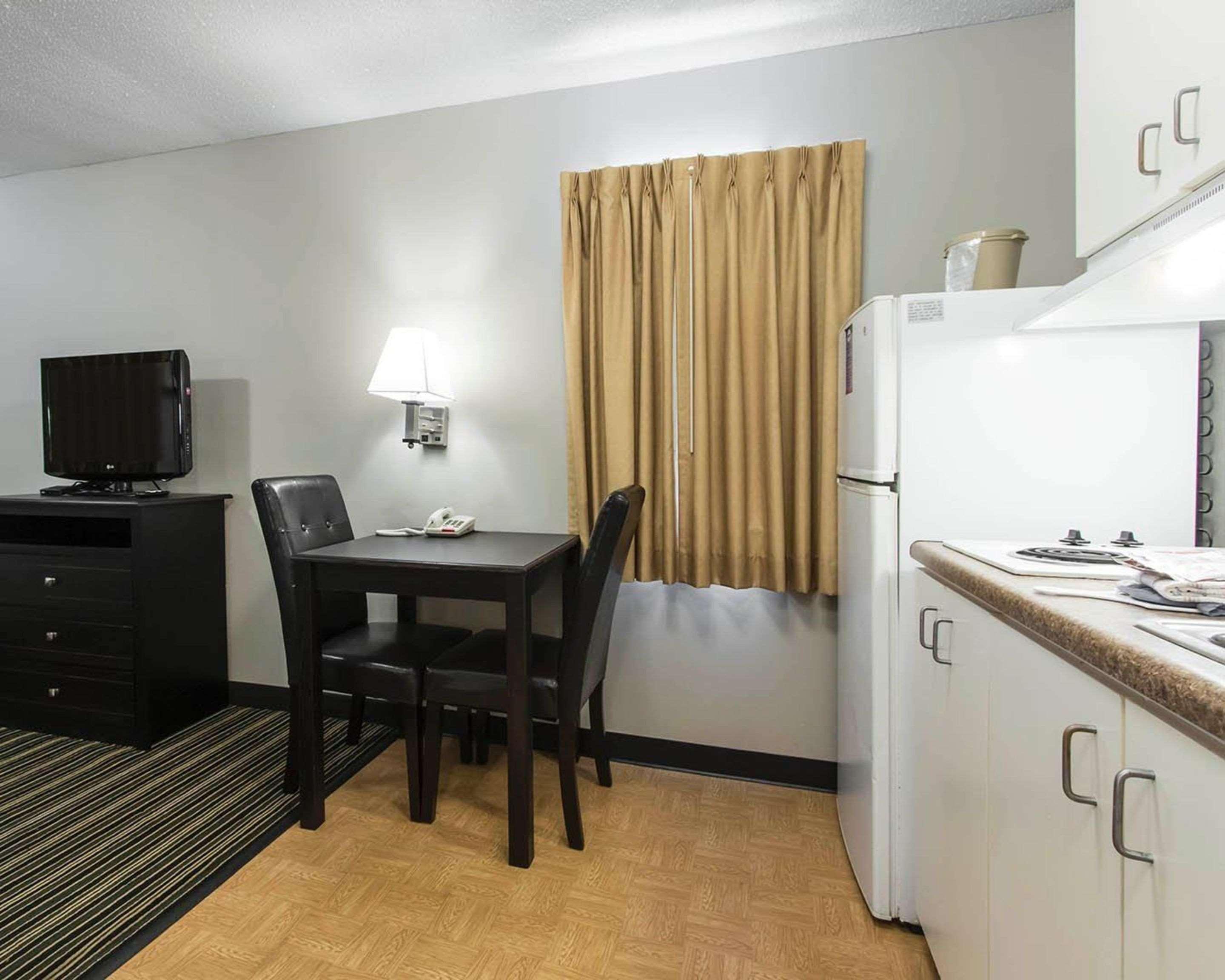 Suburban Extended Stay Hotel Naval Base Area Warrington Exterior photo