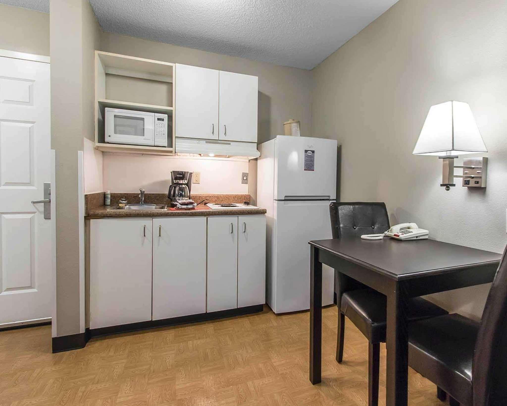 Suburban Extended Stay Hotel Naval Base Area Warrington Exterior photo