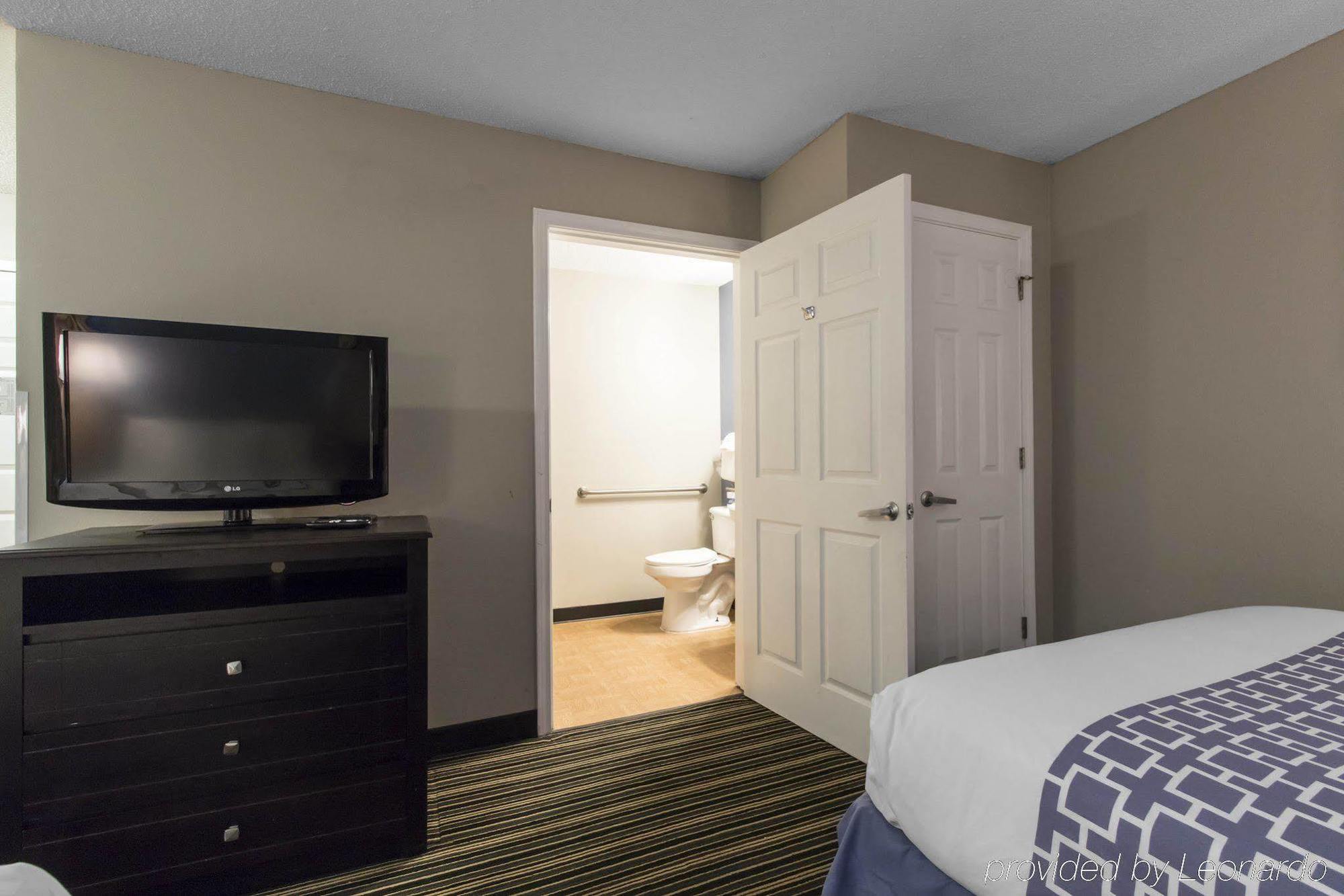 Suburban Extended Stay Hotel Naval Base Area Warrington Exterior photo
