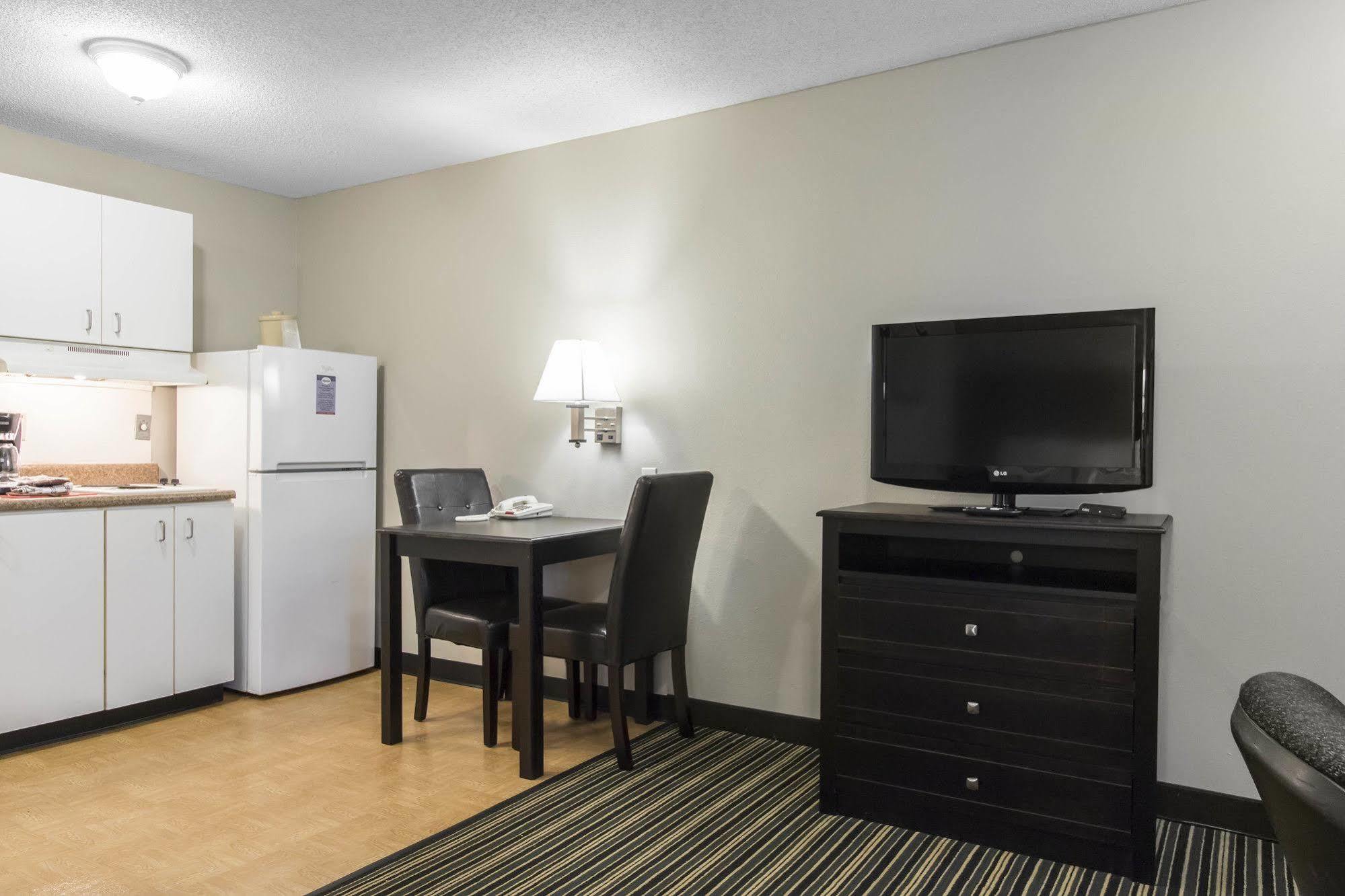 Suburban Extended Stay Hotel Naval Base Area Warrington Exterior photo